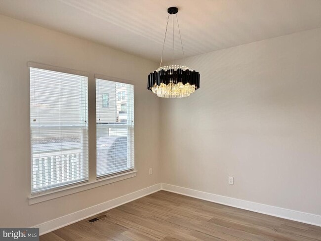 Building Photo - 1745 Riverbluff Ave