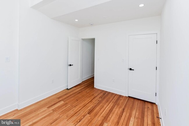 Building Photo - 104 R St NE