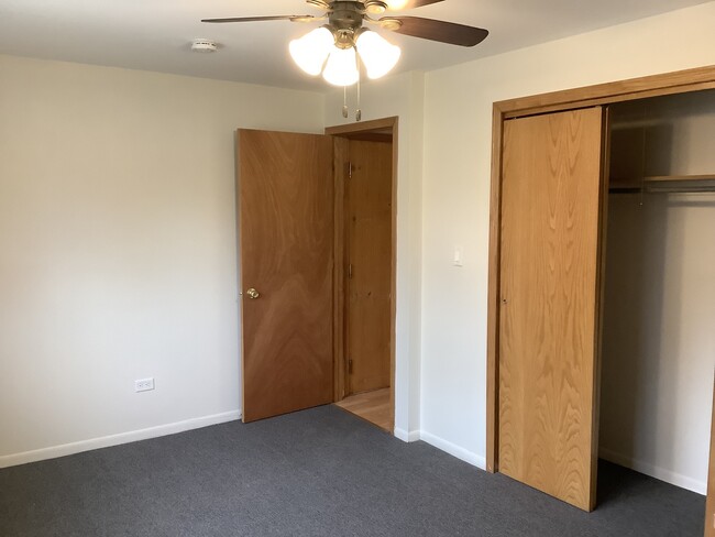 Building Photo - 10402 Moody Ave