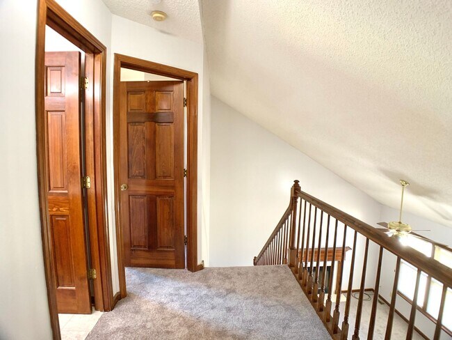 Building Photo - 501 Eysian Rd