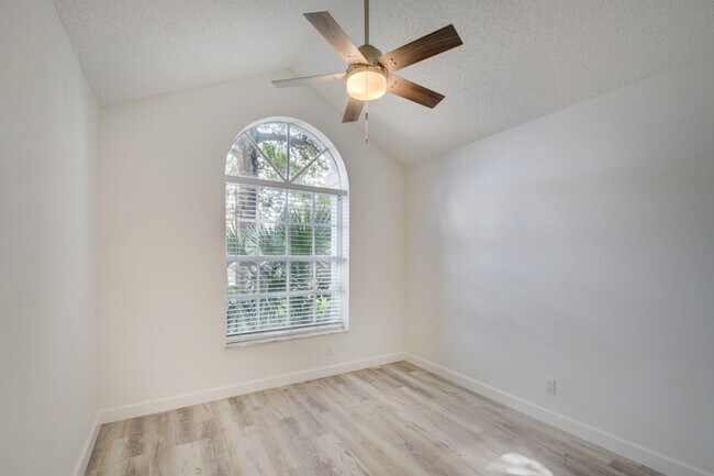 Building Photo - 7390 Ashley Shores Cir