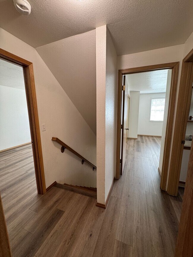 Building Photo - Freshly recently updated 3-bedroom 2-bathroom duplex with garage!