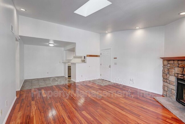 Building Photo - 8225 Fairmount Dr