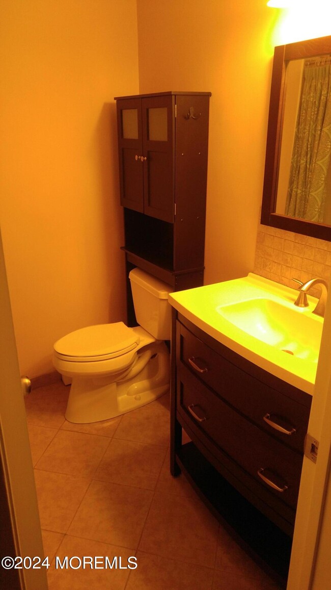 Building Photo - 48 Rodhos St