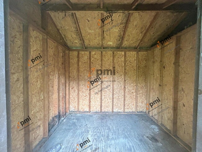 Building Photo - 2355 Hickory St