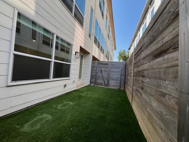 Building Photo - 5802 Lindell Ave