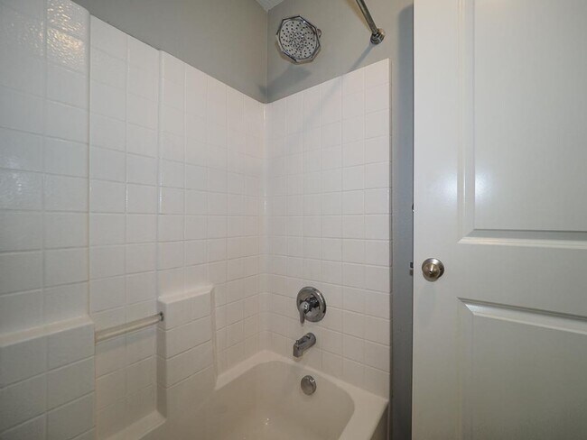 Building Photo - Beautiful Daybreak Condo