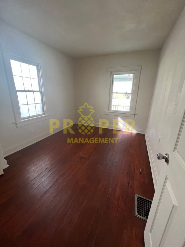 Building Photo - 955 Burleigh Ave