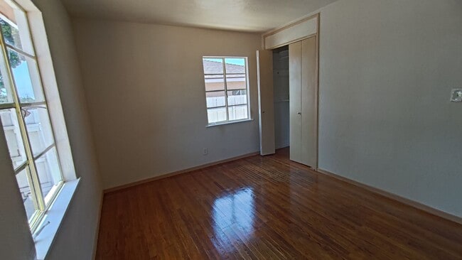 Building Photo - Newly Remodeled 4 Bed 3 Bath in Chula Vist...
