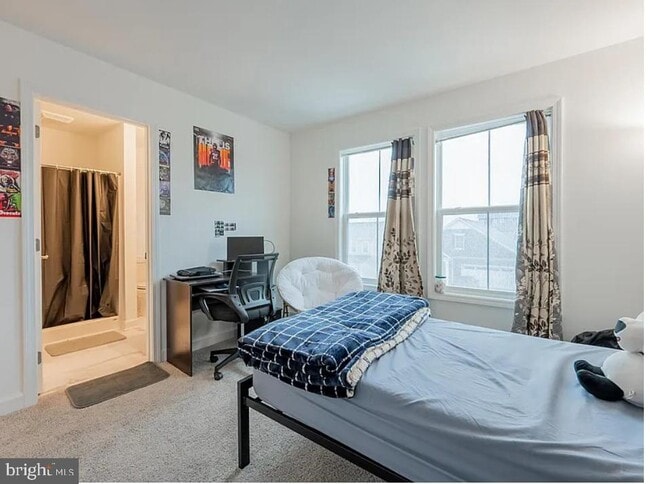 Building Photo - 5019 Forsythia Pl