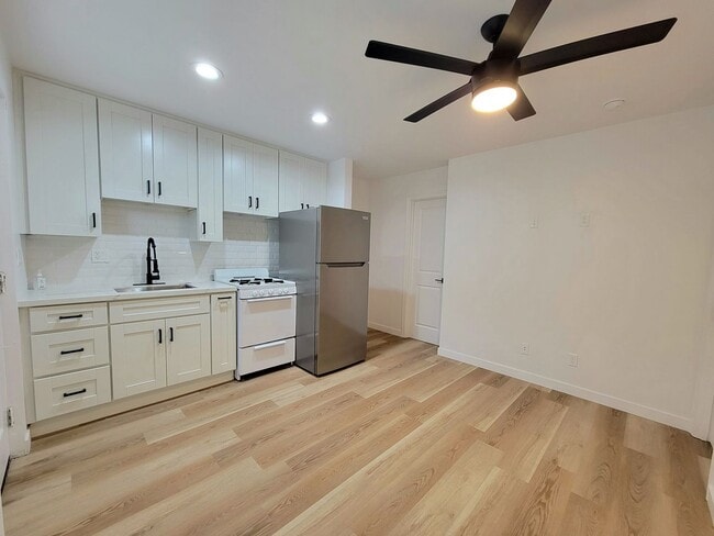 Building Photo - 6249-6253 Mary Lane Drive