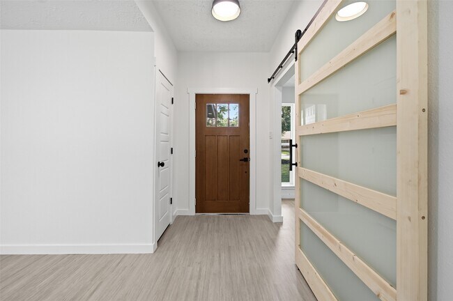 Building Photo - 25402 Thistlewaite Ln