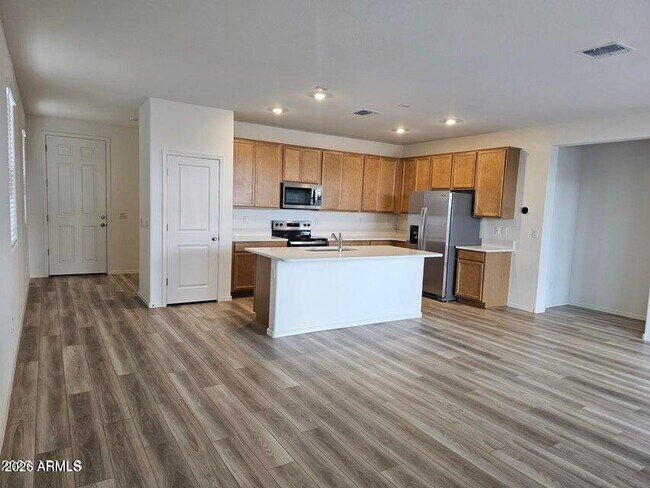 Building Photo - 1442 W Pima Ave
