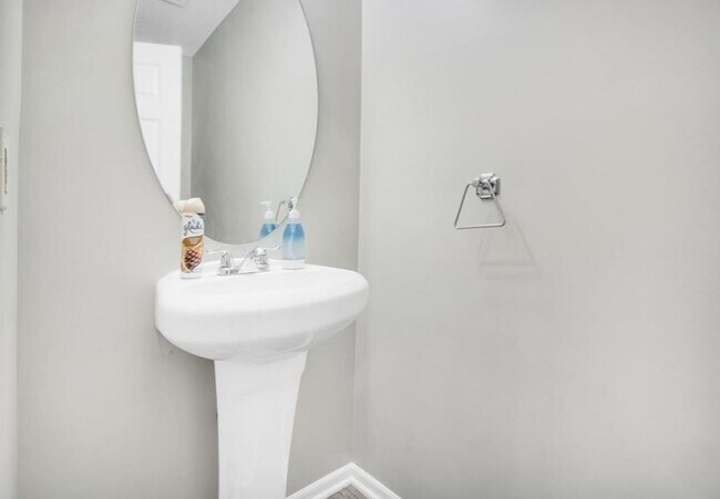 Building Photo - 2 Bedroom 2 Bath Beautiful Modern Living in Maple Grove for $2,150/month! 2 Stall Garage Included!