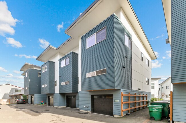 Building Photo - 4244 S Greenbelt Station Dr