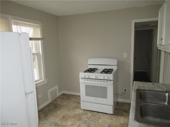 Building Photo - 1343 Churchill Rd