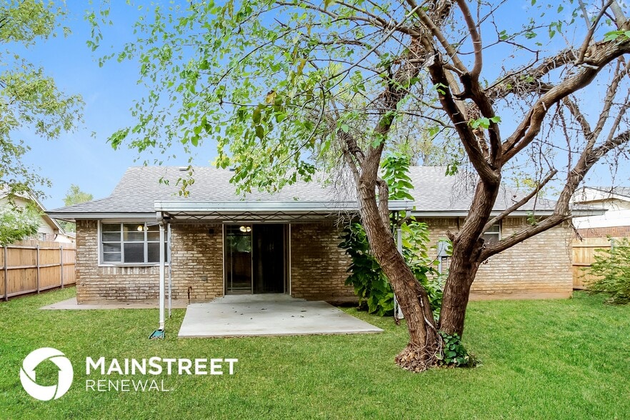 Building Photo - 4220 Corbett Dr