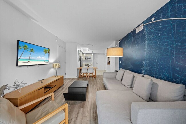 Building Photo - 2602 E Hallandale Beach Blvd