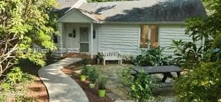Building Photo - 766 Carolina Dr