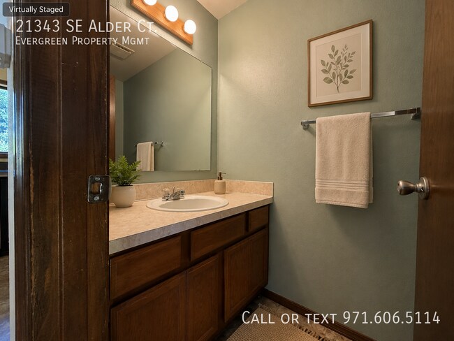 Building Photo - 21343 SE Alder Ct