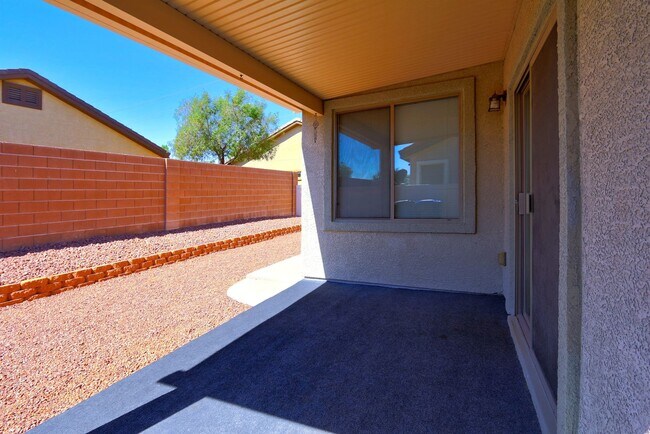 Building Photo - Welcome Home! Beautiful Single Story Home