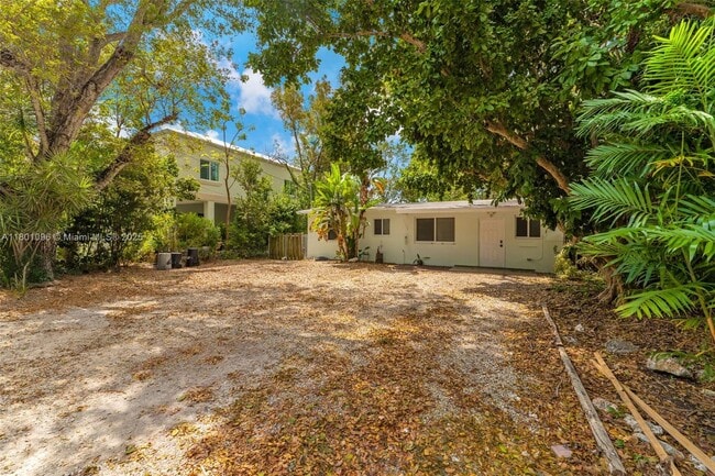 Building Photo - 7 Coral Dr
