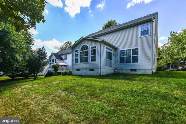 Building Photo - 13003 Belle Meade Trace