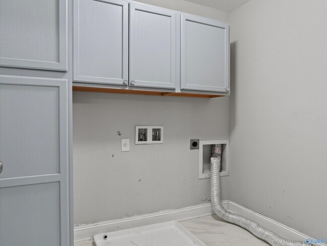 Building Photo - 114 Summer Pointe Ln NW