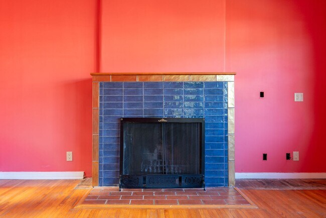 Building Photo - Vibrant 2b2b Franklin Hills / Los Feliz Home - Private Yard - Central HVAC