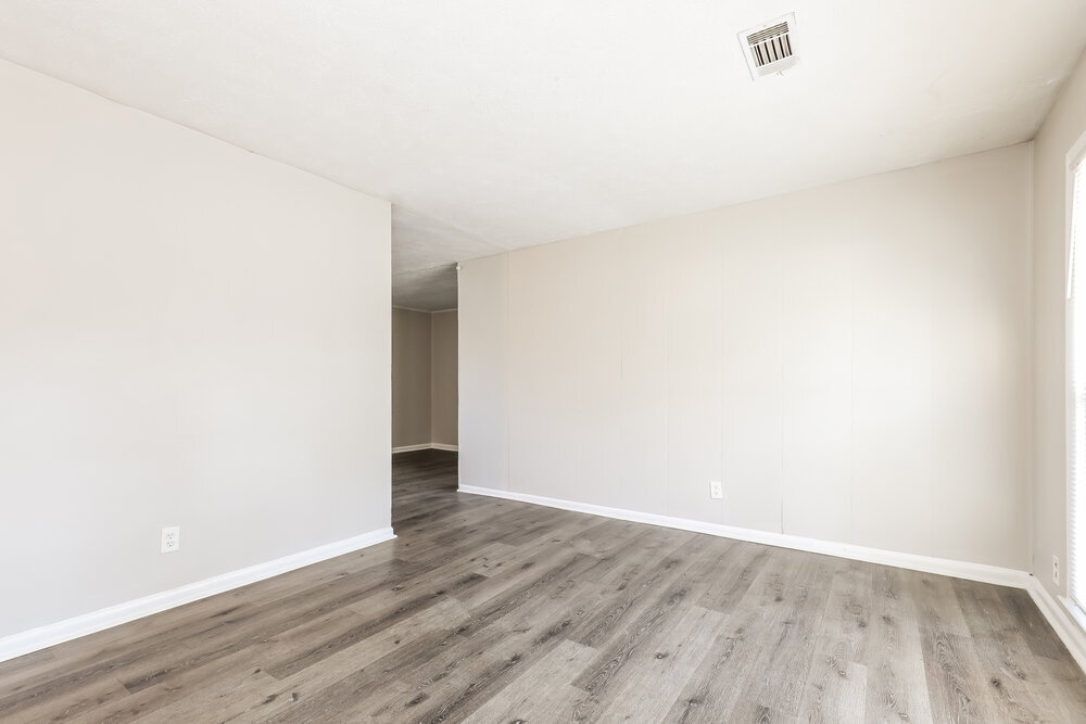 Building Photo - 494 Clara Dr