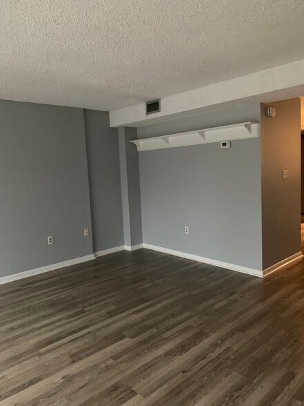 Building Photo - 231 Canal Park Dr