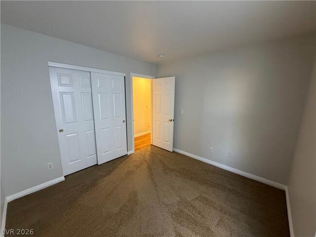 Building Photo - 8817 Shady Pines Dr