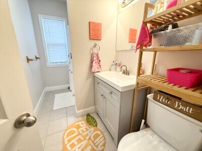 Building Photo - 17 Sachem St