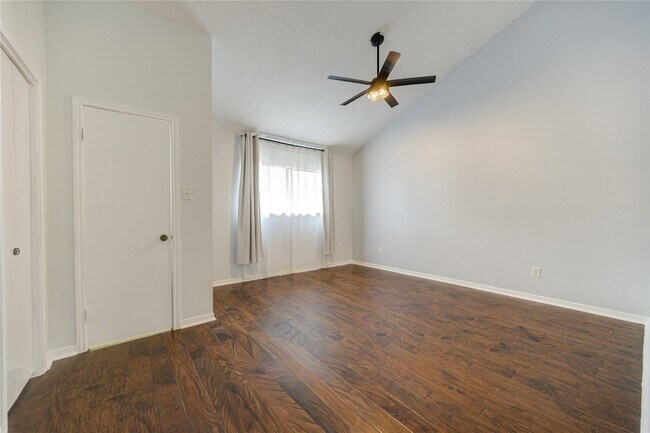 Building Photo - 7965 Kendalia Dr