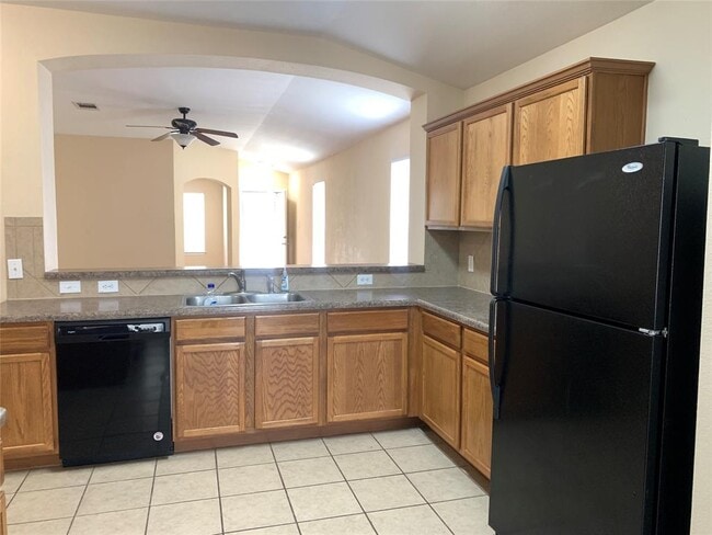 Building Photo - 2338 Green Meadows Ln