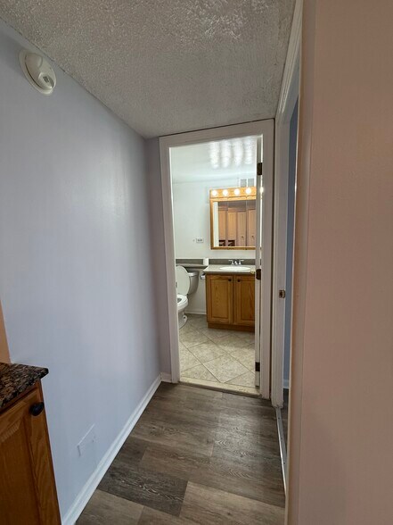 Building Photo - 4230 N Marine Dr