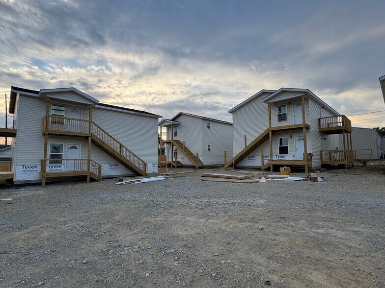 Primary Photo - Sunrise Suites Apartments