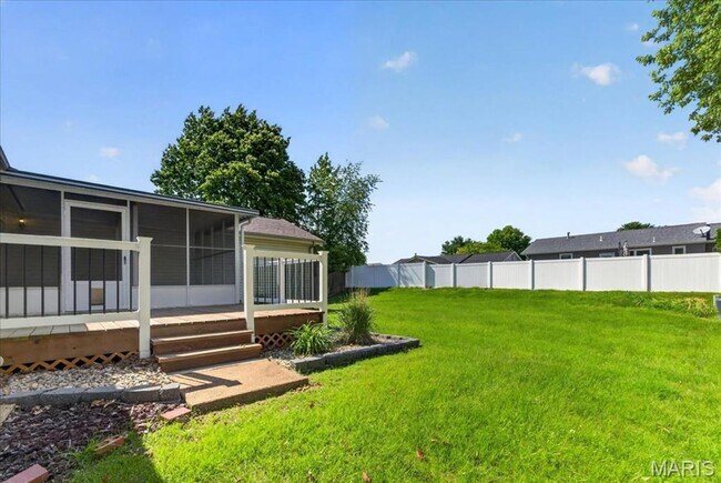 Building Photo - Welcome home to comfort and convenience in St. Peters!