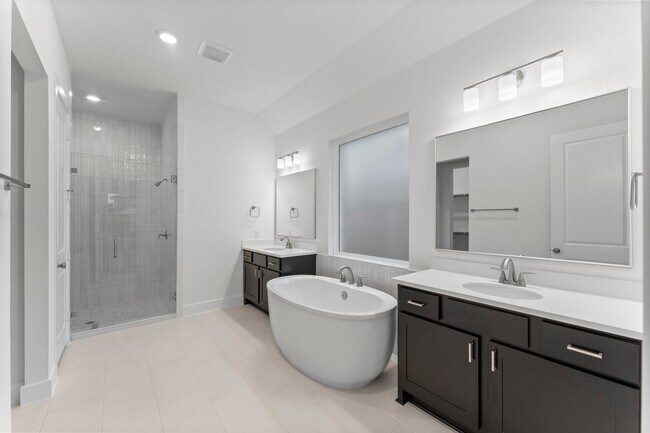 Building Photo - 26915 Longwood Ledge Ln