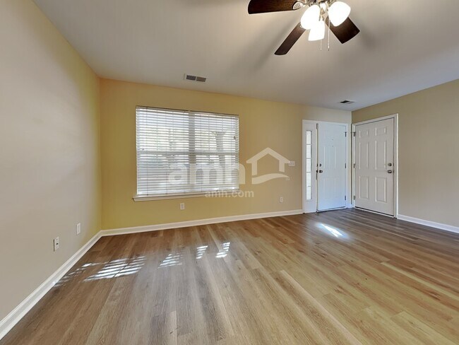 Building Photo - 230 Stoney Xing