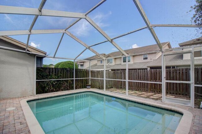 Building Photo - 2610 18th Ave S