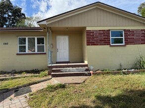 Building Photo - 1160 Lakeview Dr