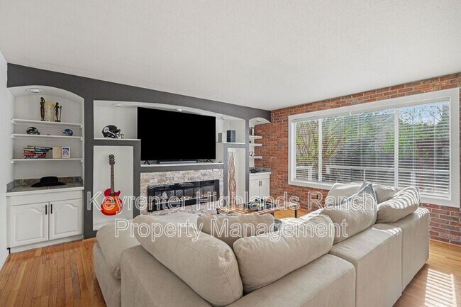 Building Photo - 8123 Locust Dr