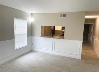 Building Photo - 7126 E Bank Dr