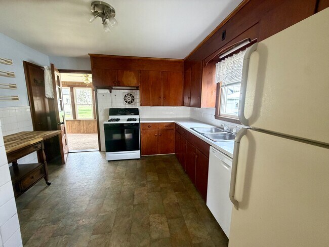 Building Photo - 30 Randall St