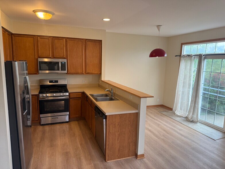 Building Photo - 611 Arbor Cir
