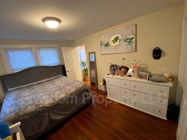 Building Photo - 18 Canal St