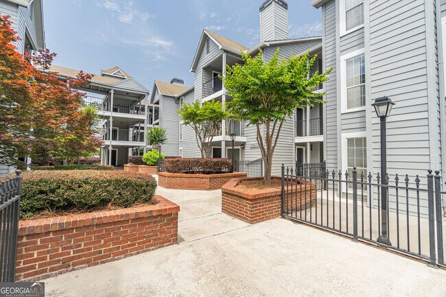Building Photo - 547 Granville Ct