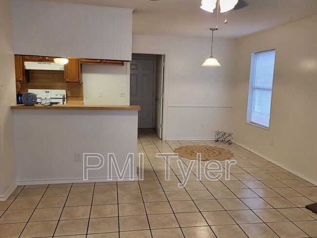 Building Photo - 16124 Shoshone Dr