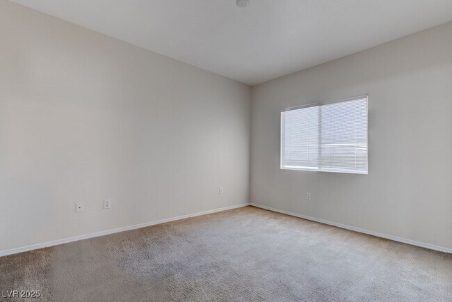 Building Photo - 1050 E Cactus Ave